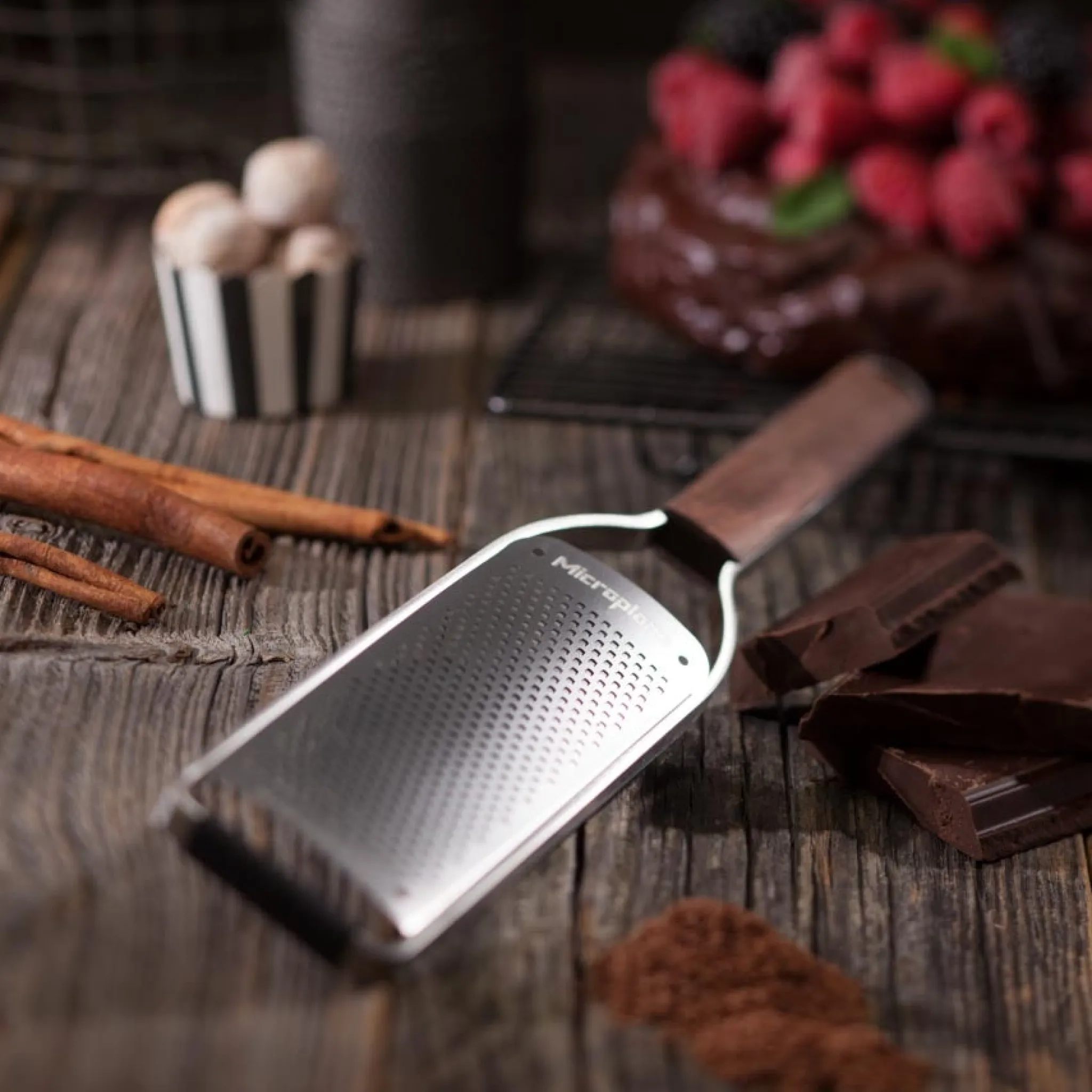 Hot Master Series Walnut Handle Fine Grater Kitchen Tools & Utensils