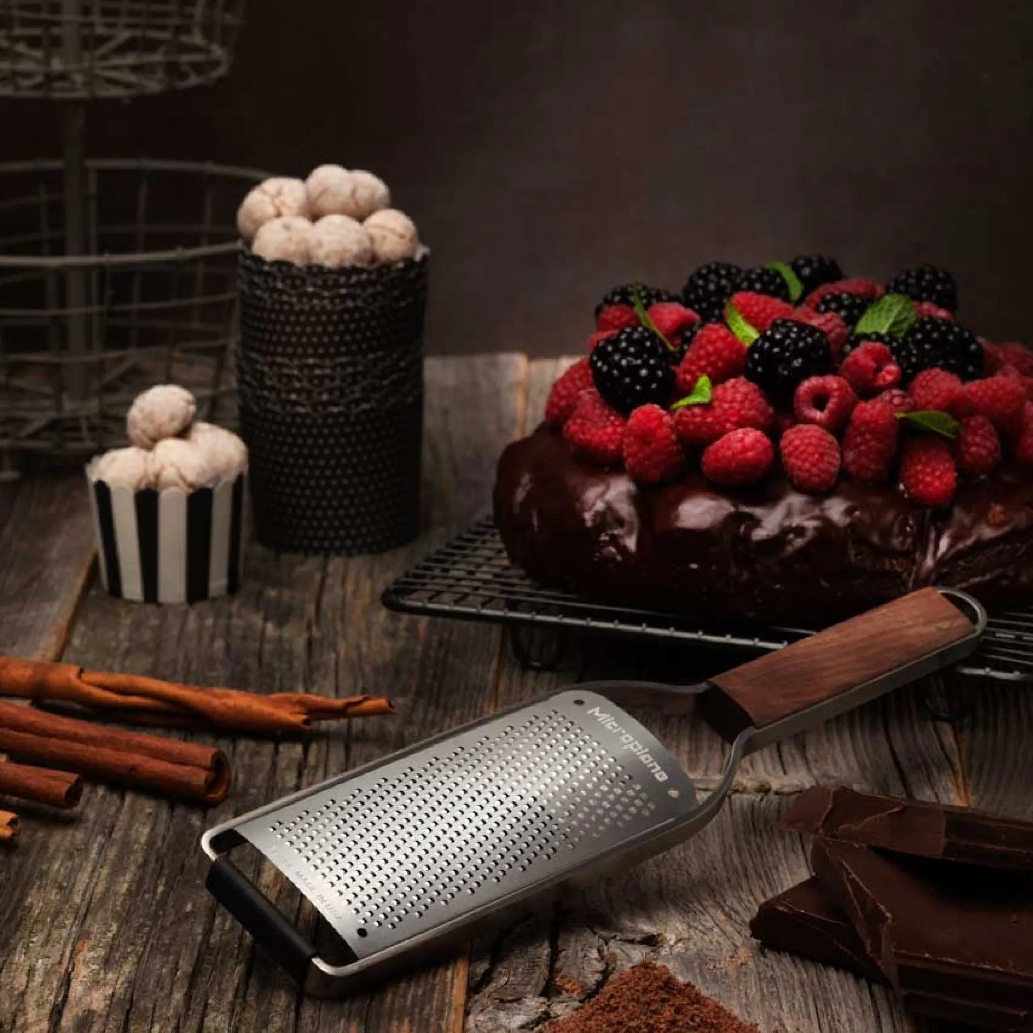 Hot Master Series Walnut Handle Fine Grater Kitchen Tools & Utensils