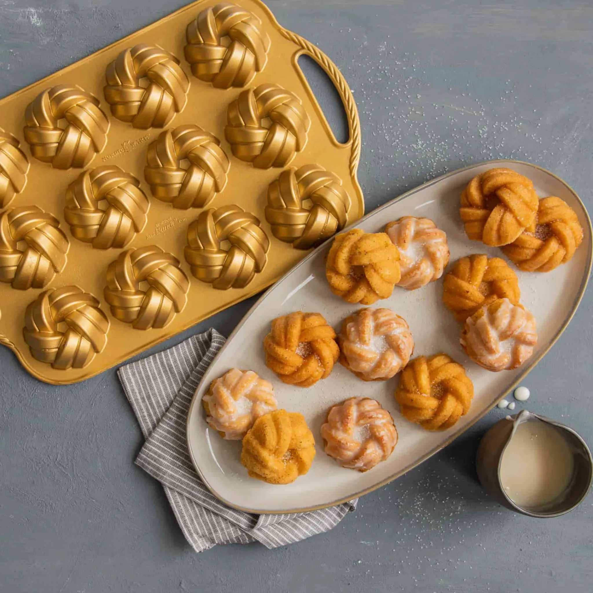Clearance Gold Braided Mini Bundt Pan Baking Supplies & Equipment