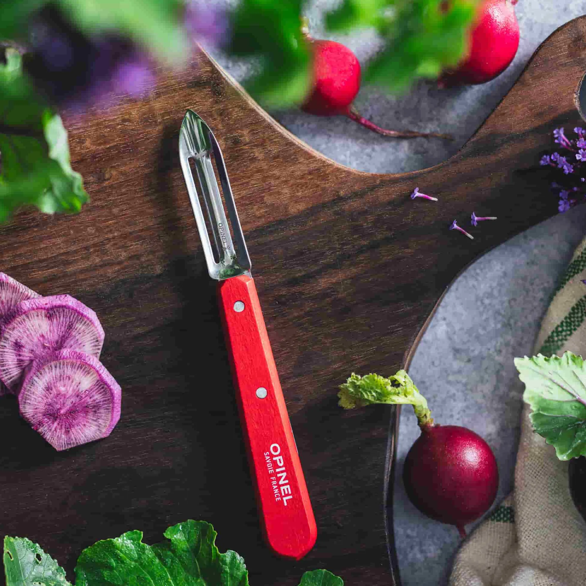 Outlet No 115 Red Beechwood Handle Peeler, 6cm Kitchen Tools & Utensils