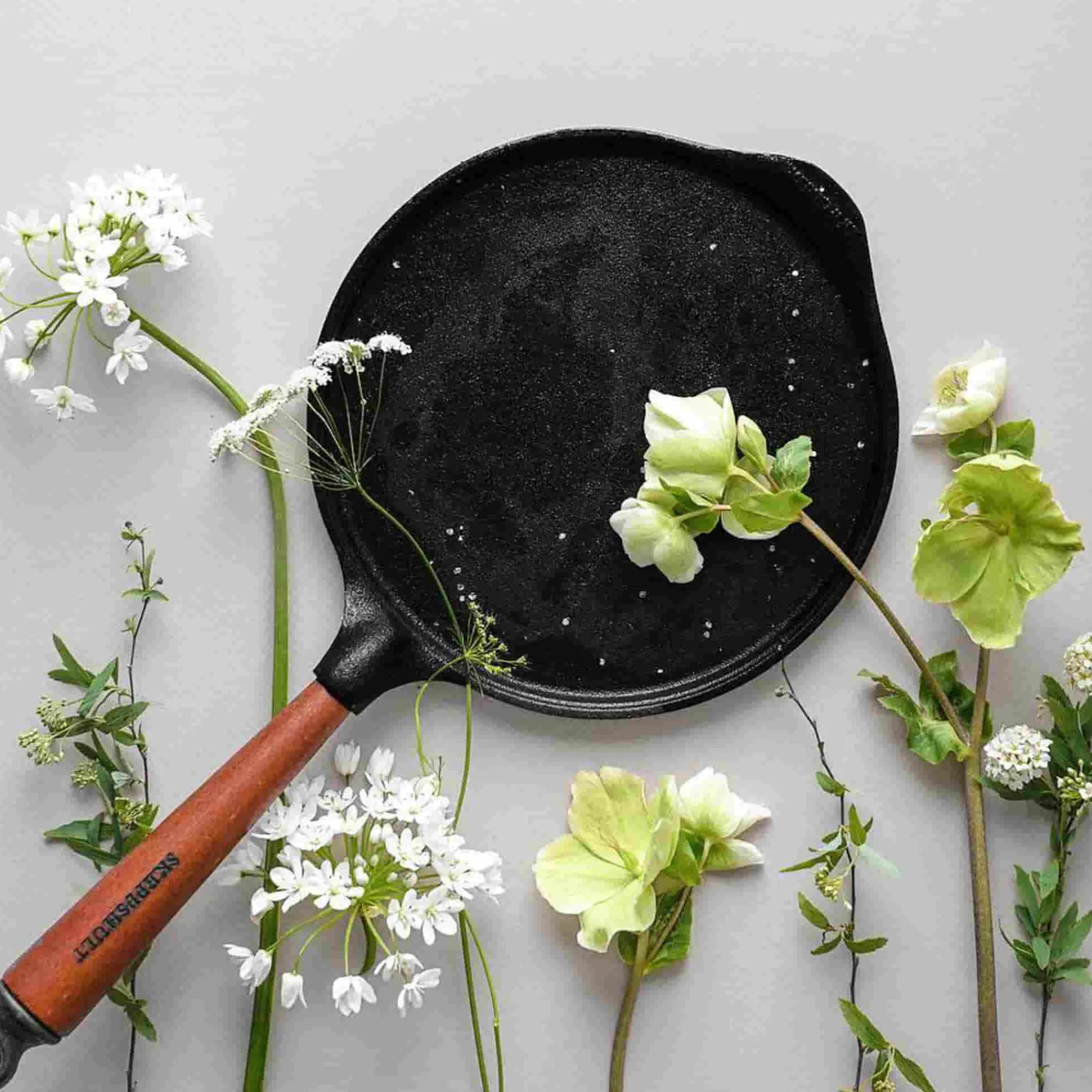 Sale Traditional Cast Iron Pancake Pan, 23cm Pots & Pans