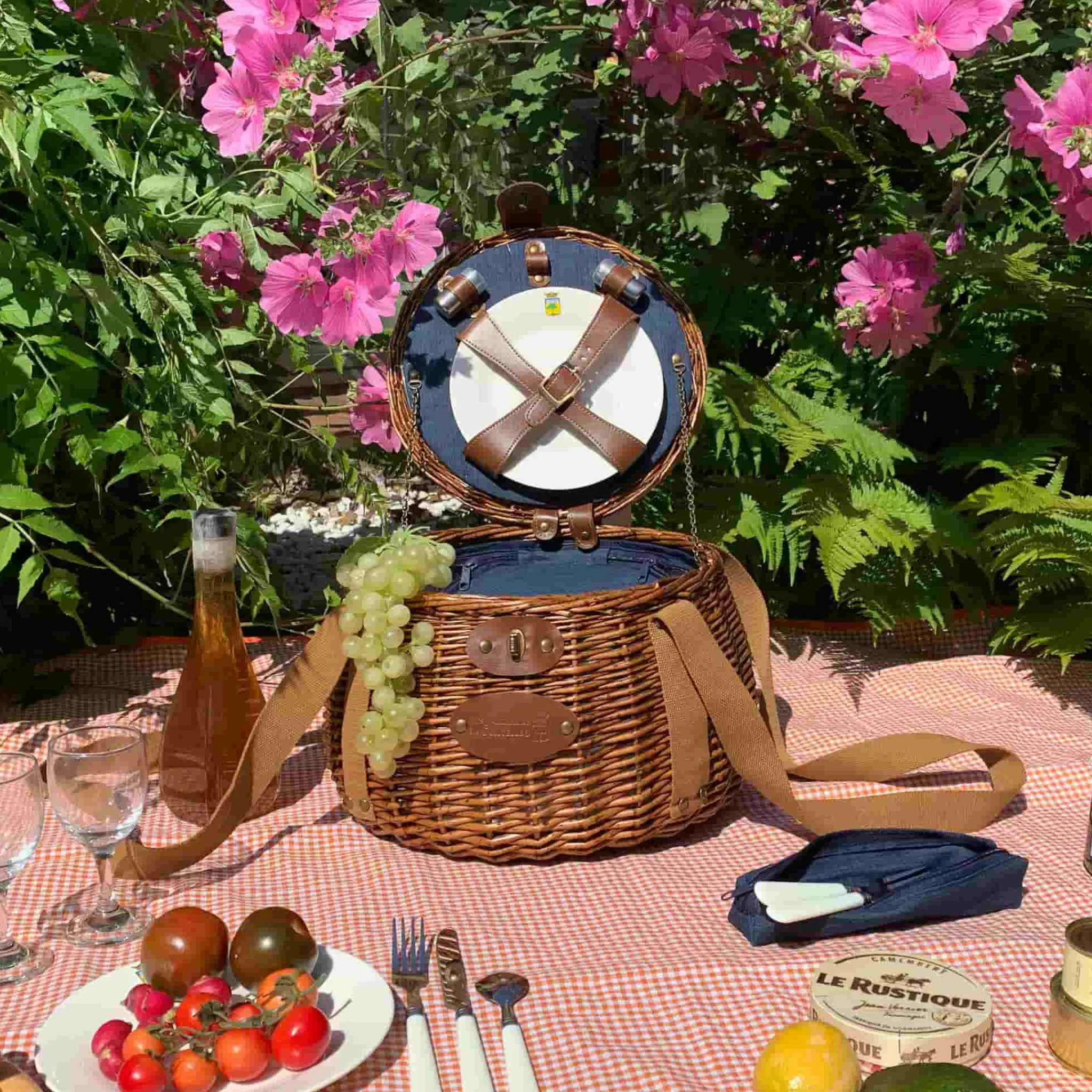 Sale Tuileries Navy Picnic Basket, 2 Person Picnicware|Disposable Tableware