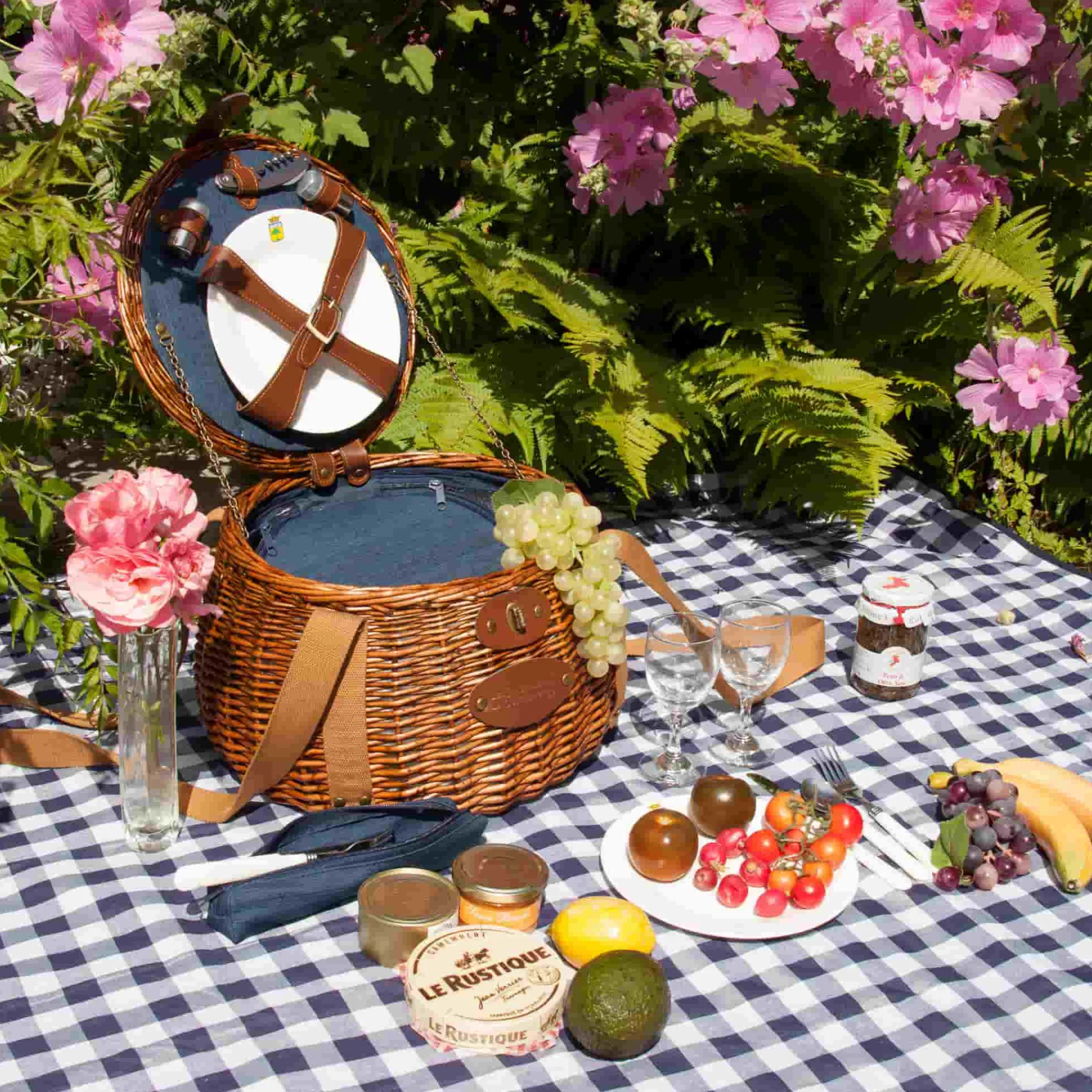 Sale Tuileries Navy Picnic Basket, 2 Person Picnicware|Disposable Tableware